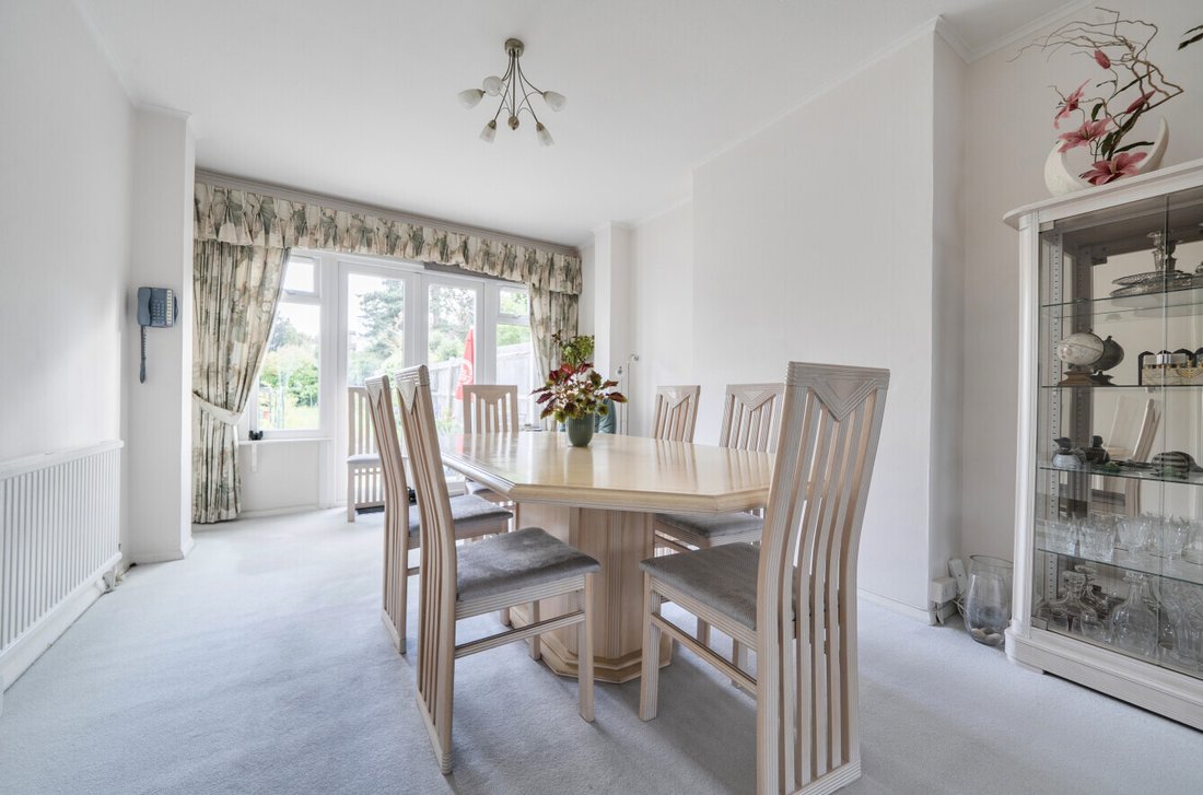 House in Barnet, England 3 - 19130896