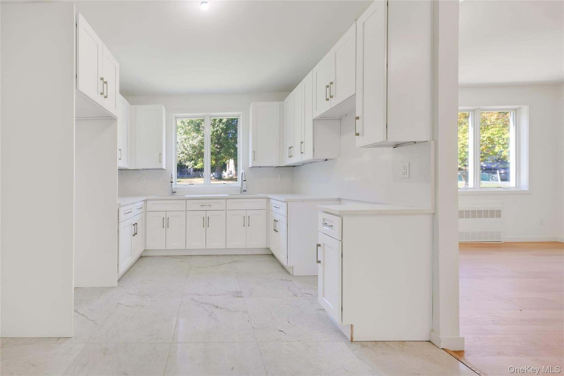 Condo in Spring Valley, New York, United States 4 - 19114218