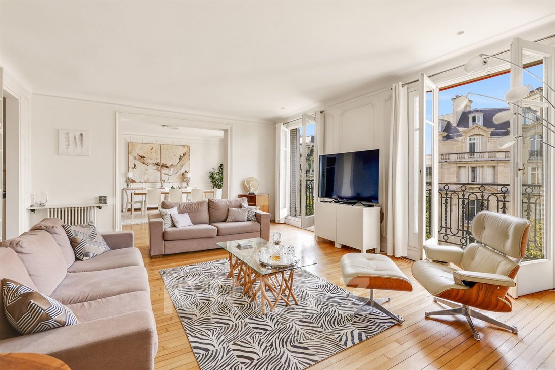 Apartment in Saint Thomas d'Aquin, Paris 7e Arrondissement, Paris 3 - 19132560