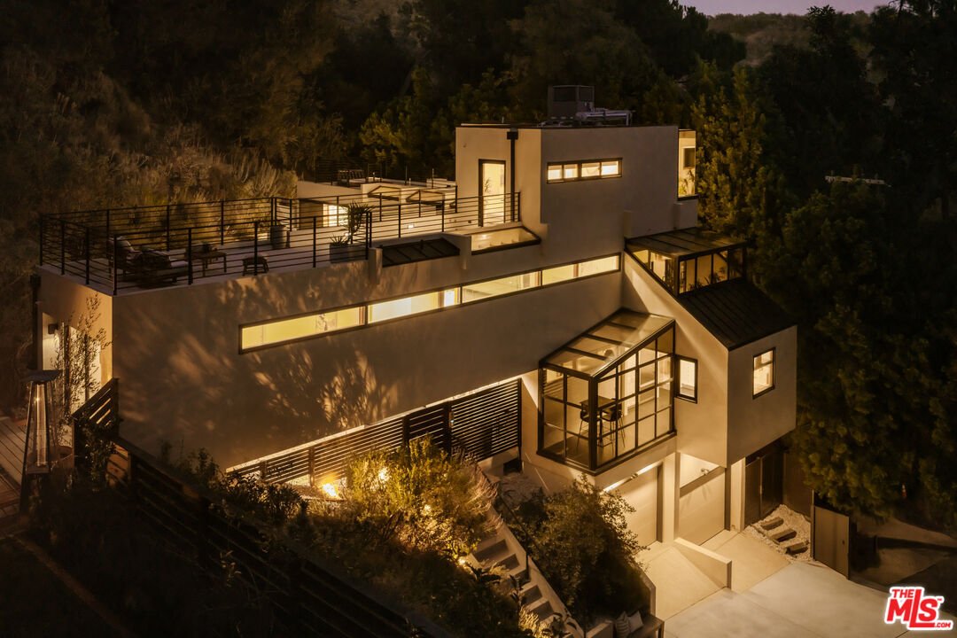 House in Los Angeles, California, United States 1 - 19129522