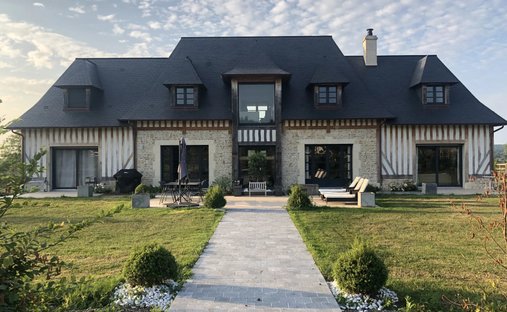 Domaine à Reux, Normandie, France 1