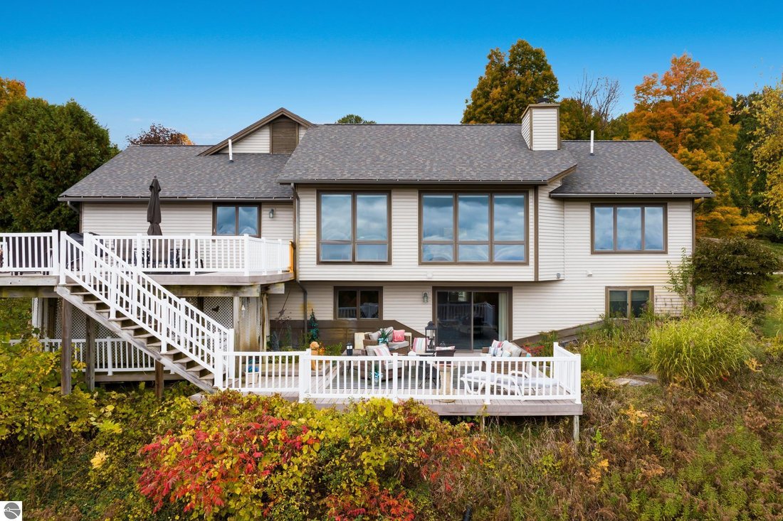 House in Garfield Township, Michigan, United States 1 - 19123781