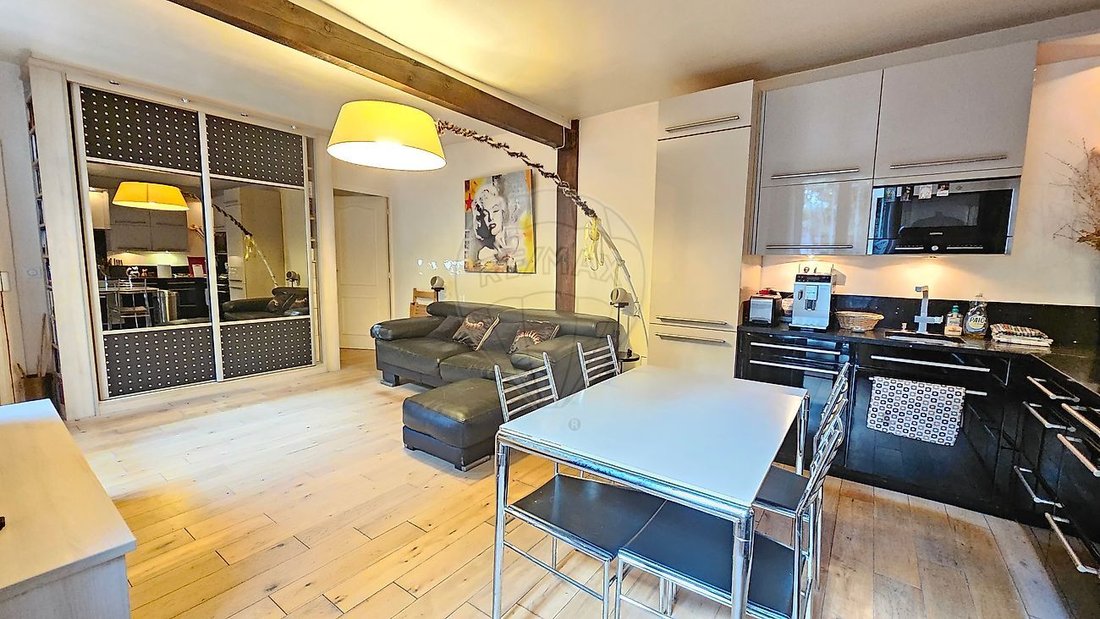 Apartment in Perouses, Paris, Ile-de-France 5 - 19129325