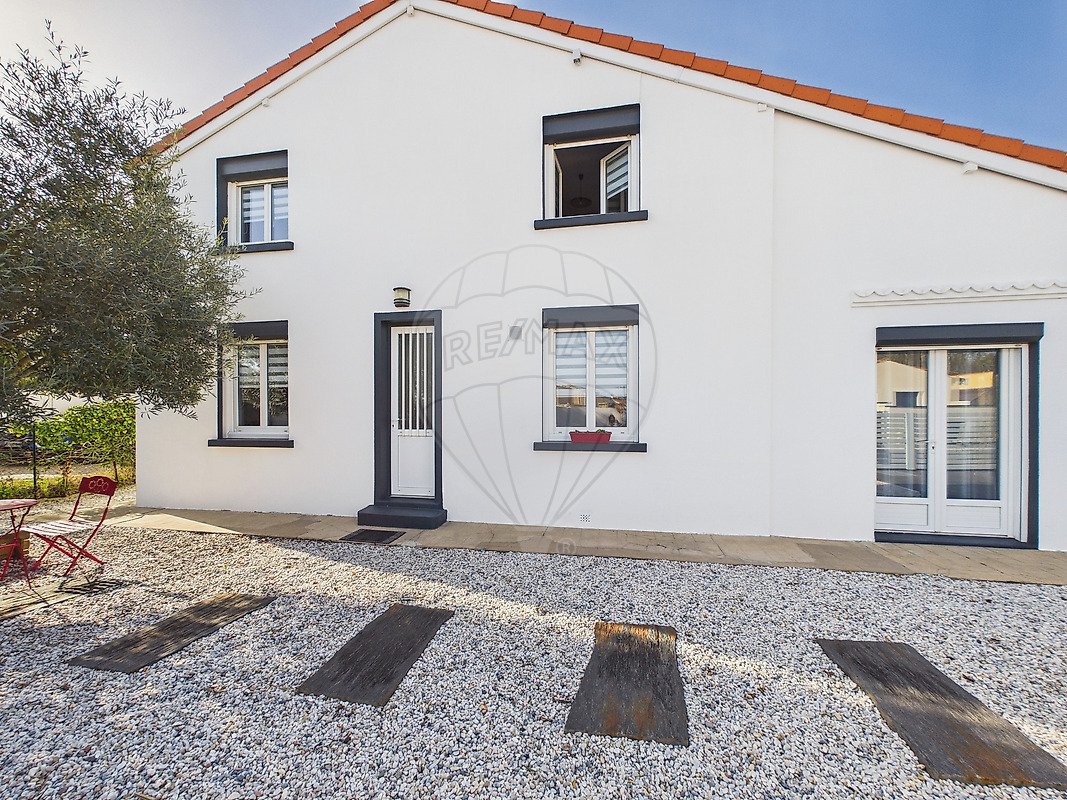 House in Vaux-sur-Mer, Nouvelle-Aquitaine, France 3 - 19129944