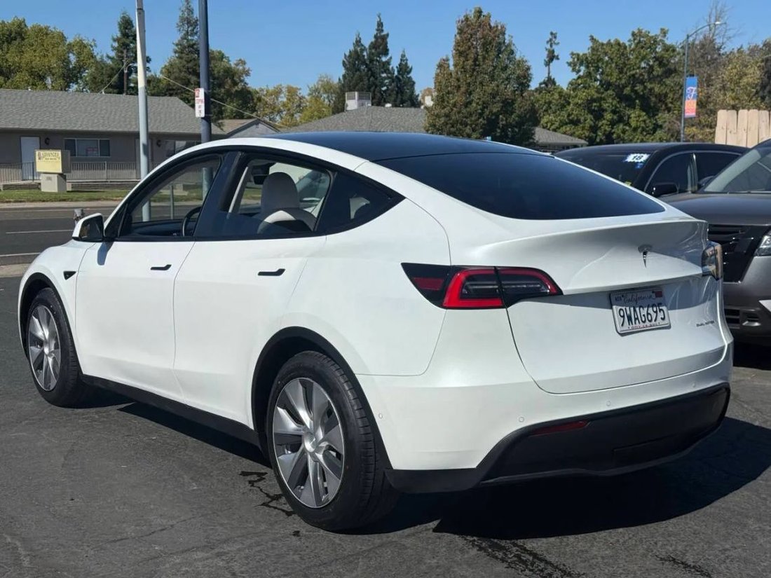 Suv in Sacramento, CA, United States 2 - 19127175