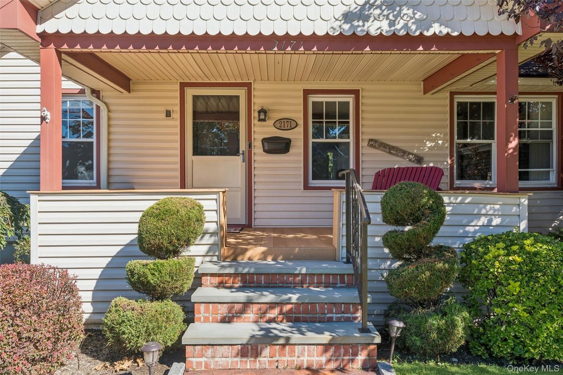 House in Merrick, New York, United States 3 - 19126212