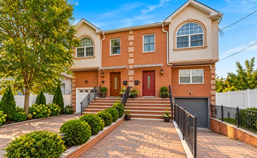 Townhouse in Secaucus, New Jersey, United States 1