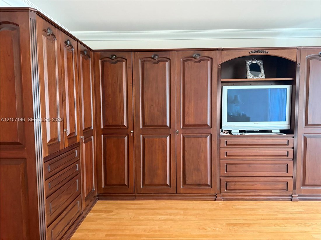 Condo in Bal Harbour, Florida, United States 5 - 19126228