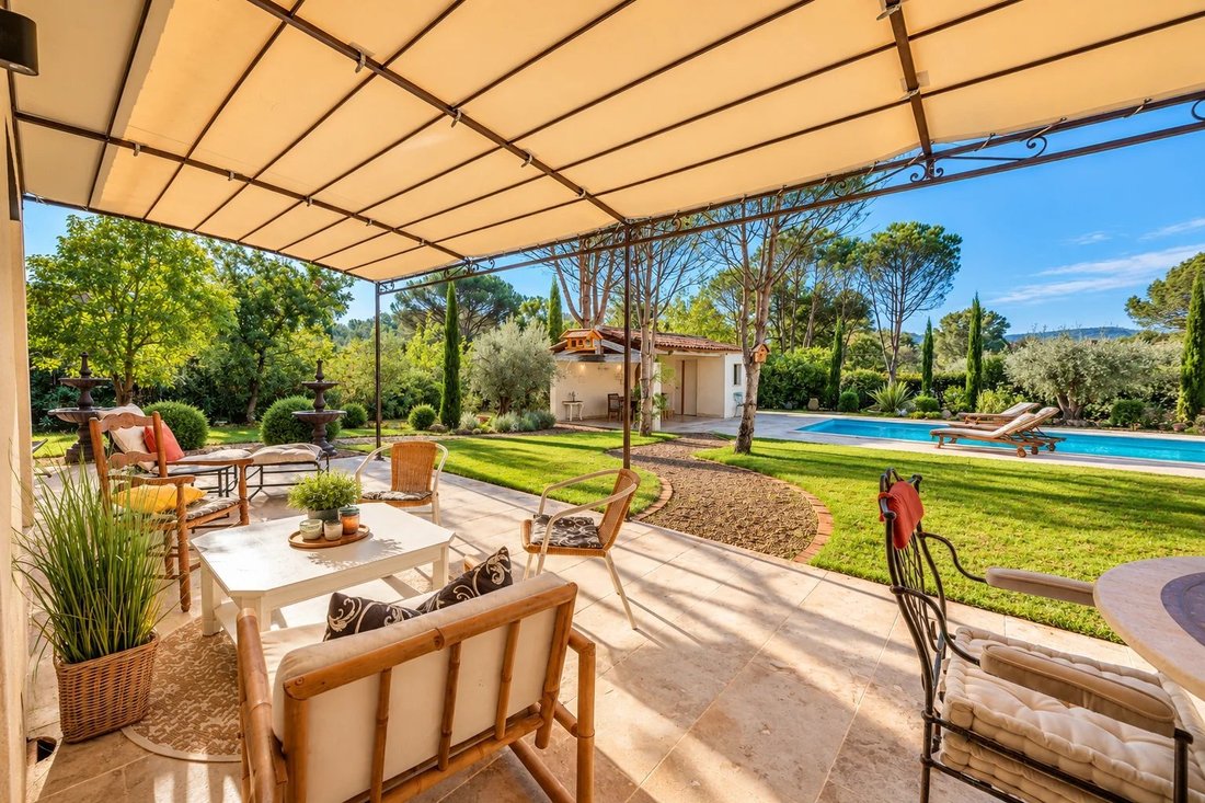 Villa en Grimaud, Provenza-Alpes-Costa Azul, Francia 2 - 19122675