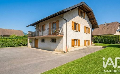 Haus in Franclens, Auvergne-Rhone-Alpen, Frankreich 1