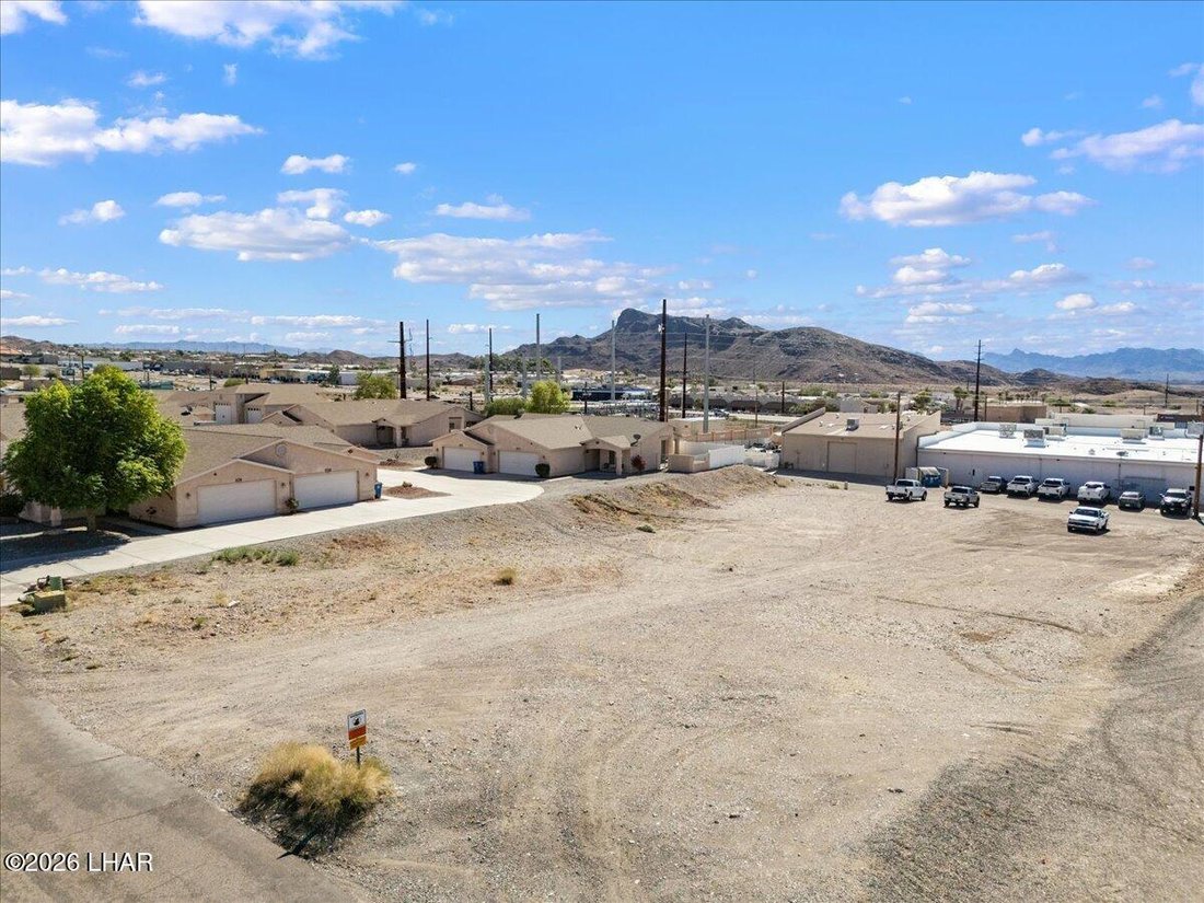 Land in Lake Havasu City, Arizona, United States 2 - 19134137