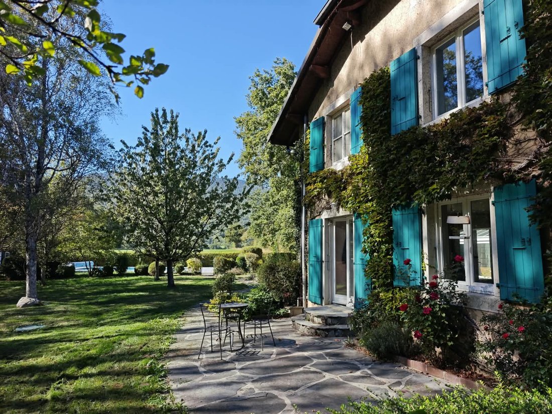 Haus in Divonne-les-Bains, Auvergne-Rhone-Alpen, Frankreich 1 - 19128139
