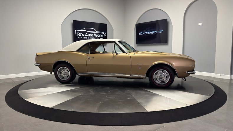 327 275 Horsepower Engine Factory A/C Fold Down Rear Seat! in Clearwater, United States 4 - 19133735