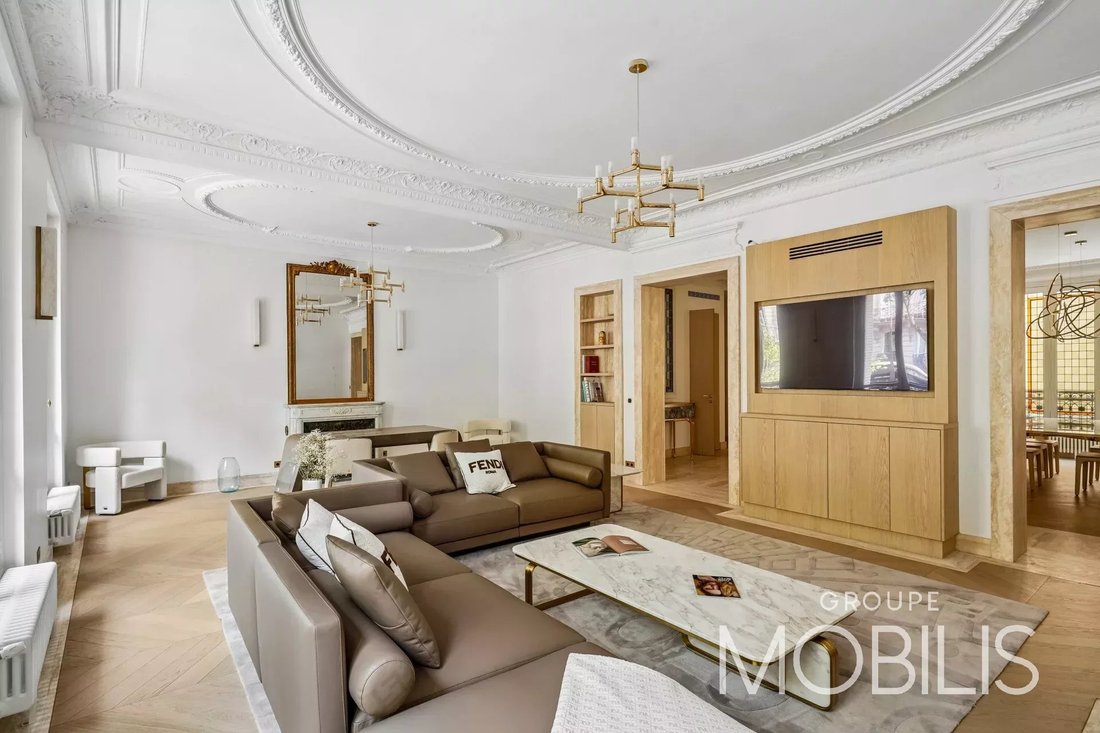 Apartment in Gros Caillou, Paris 7e Arrondissement, Paris 3 - 19126545