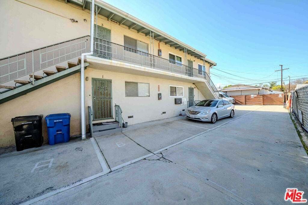 Los Angeles, California, United States 5 - 19136395