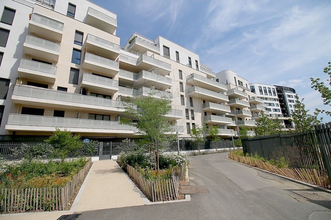 Apartment in Agent Sarre-Centre-Les Vallées-La Garenne, Colombes, France 1 - 19129362