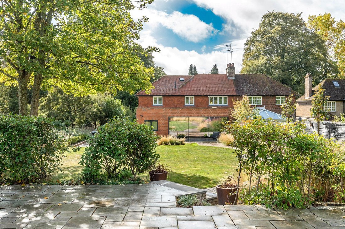 House in Gomshall, England 4 - 19112676