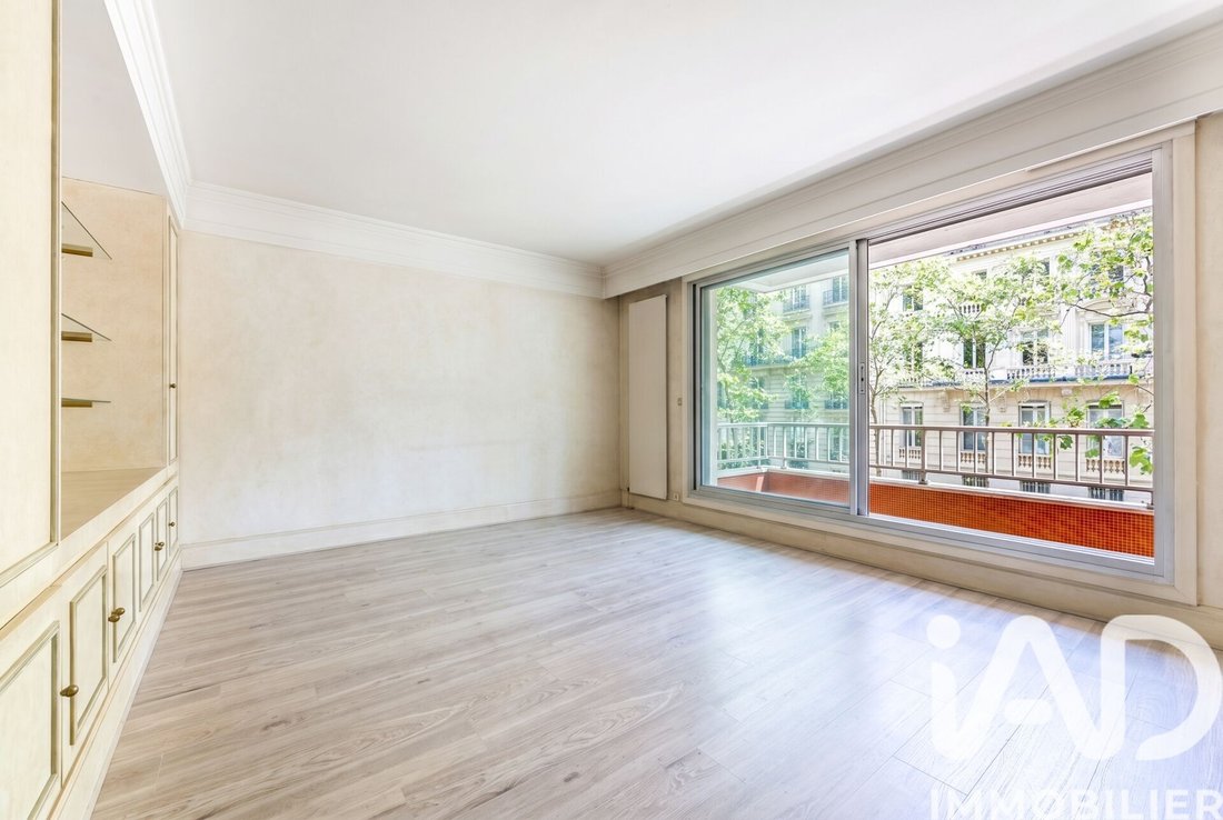 Apartment in Pereire-Malesherbes, Paris 17e Arrondissement, Paris 4 - 19130154