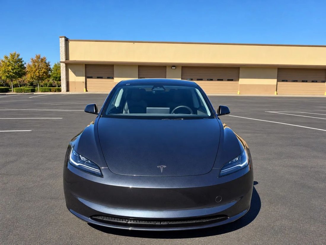 Sedan in Sacramento, CA, United States 2 - 19134083