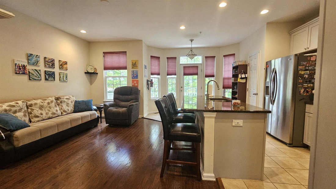 Townhouse in Secaucus, New Jersey, United States 4 - 19120869
