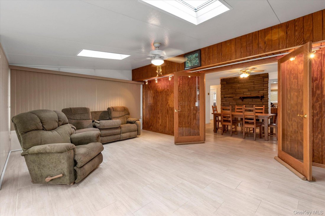 House in Levittown, New York, United States 4 - 19135657