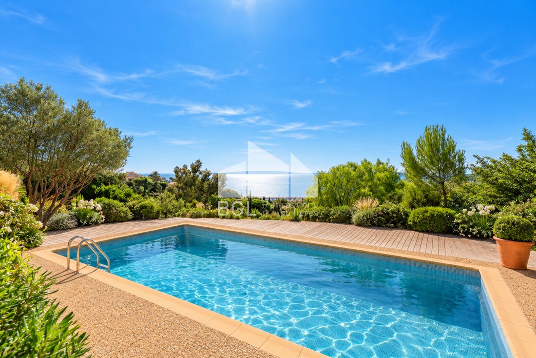 Maison à Le Lavandou, Provence-Alpes-Côte d'Azur, France 2 - 19126106
