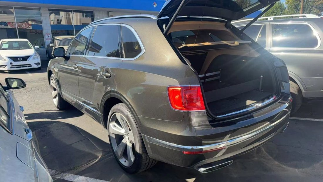 Sedan in Costa Mesa, CA, United States 3 - 19127134