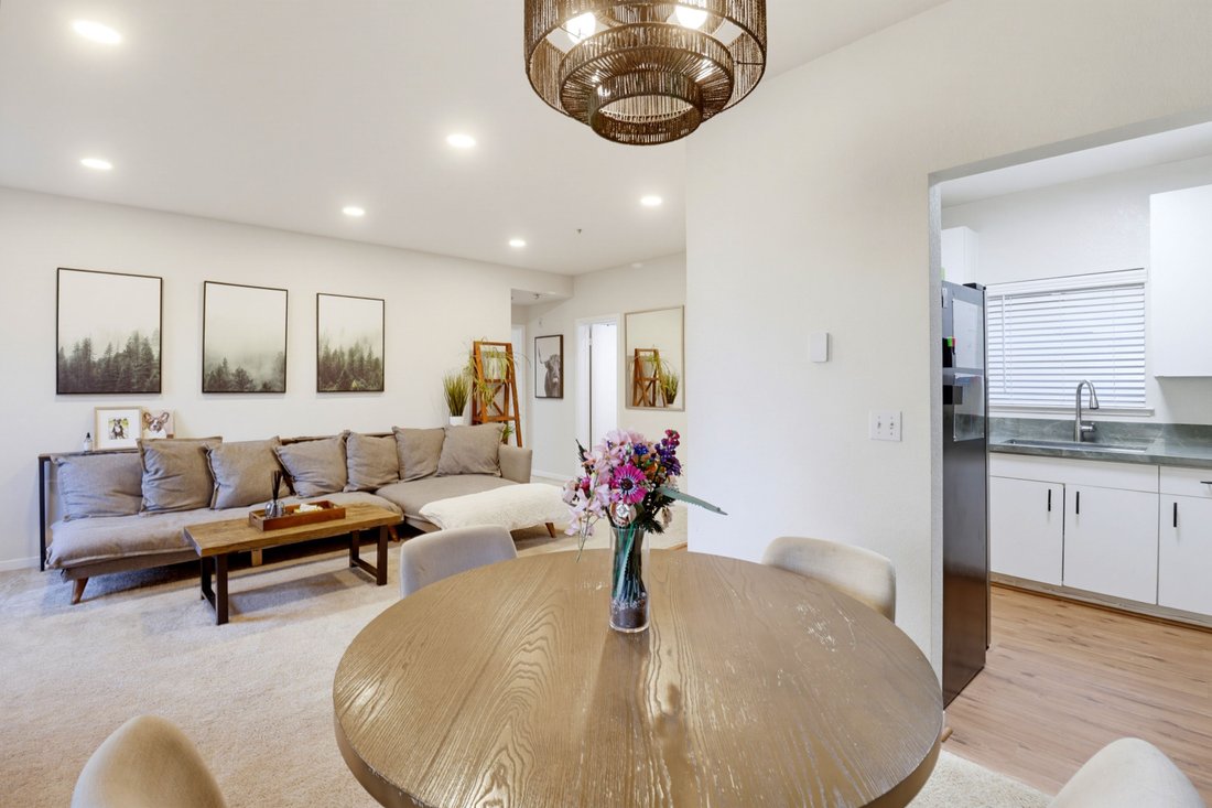 Condo in San Mateo, California, United States 5 - 19135983