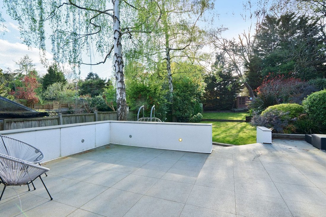 House in Barnet, England 5 - 19130789