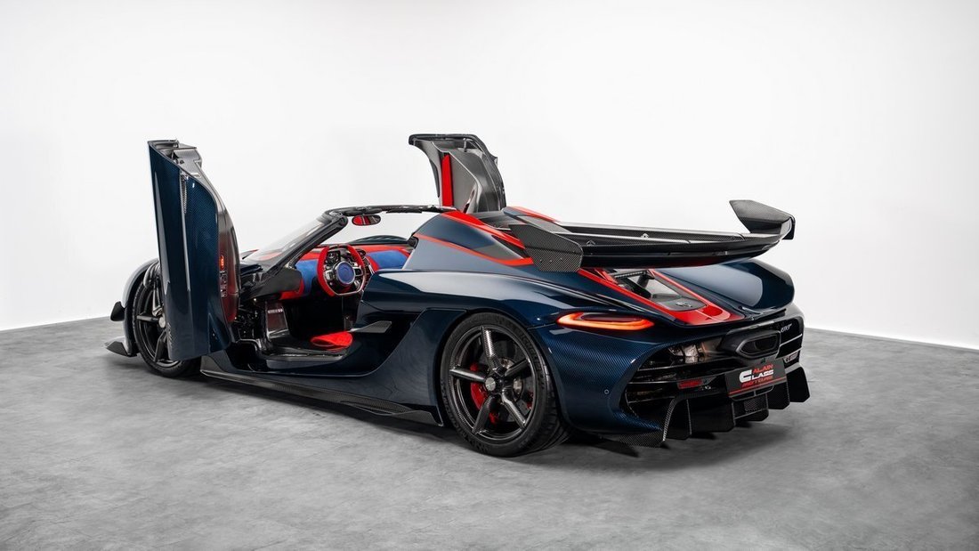 Roadster in Dubai, United Arab Emirates 2 - 19128441