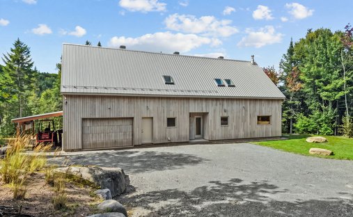 Landhaus in Sainte-Marguerite-du-Lac-Masson, Québec, Kanada 1