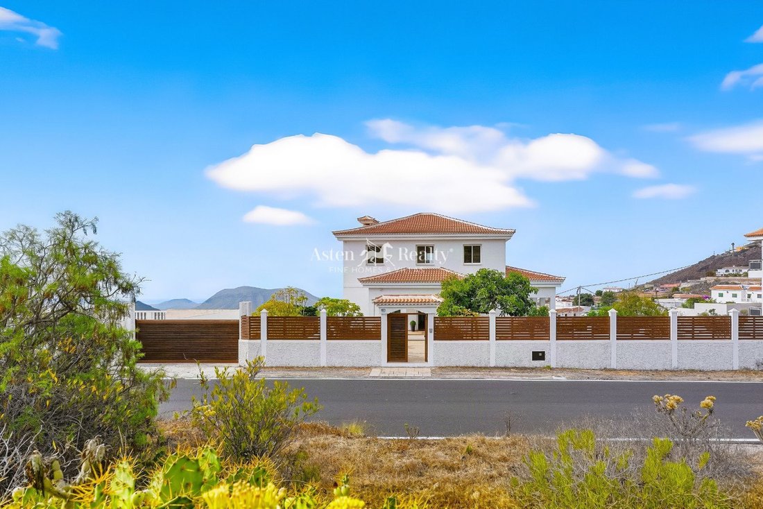 Villa in Arona, Canary Islands, Spain 2 - 19136499