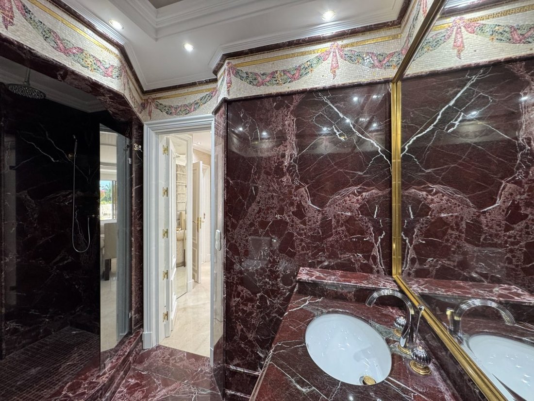 Apartment in Puerto Banus, Marbella, Spain 5 - 19136556
