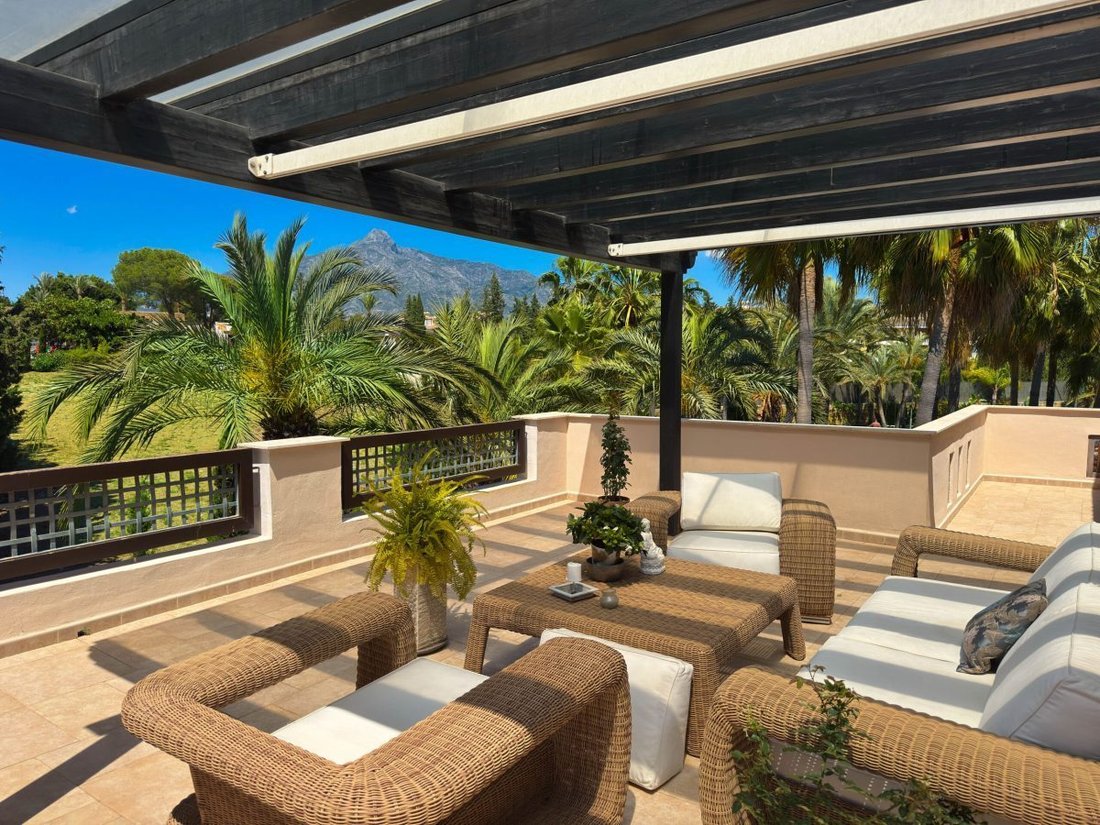 Apartamento en Playa Puerto Banús, Marbella, España 5 - 19136554