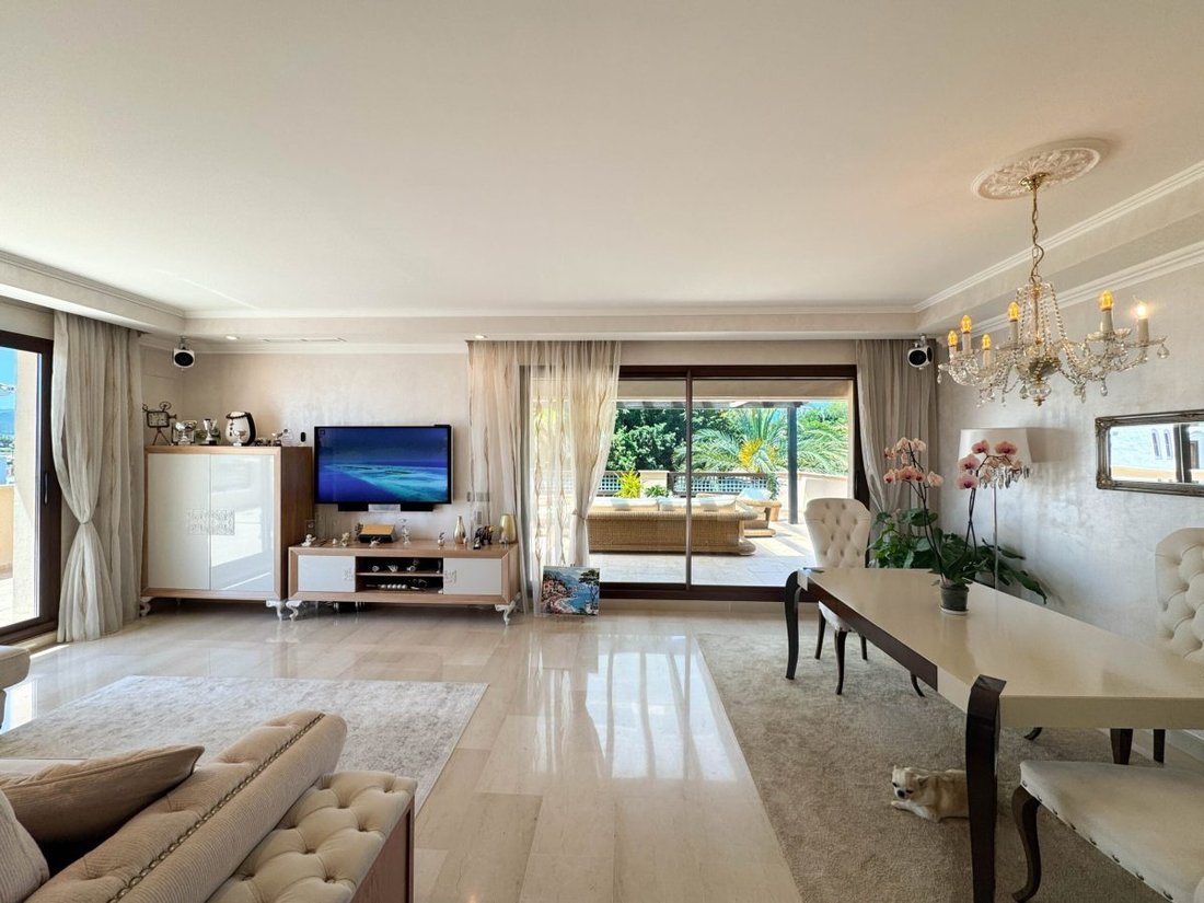 Apartamento en Playa Puerto Banús, Marbella, España 3 - 19136554