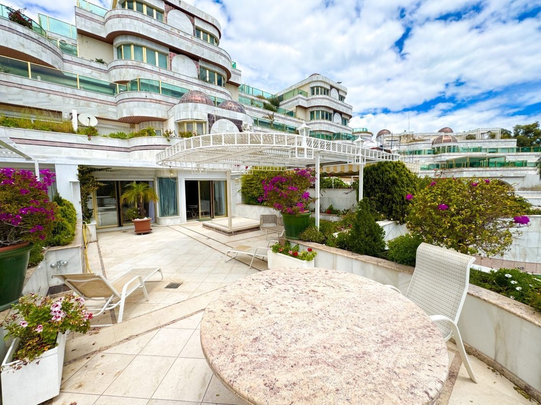 Apartment in Puerto Banus, Marbella, Spain 2 - 19136558