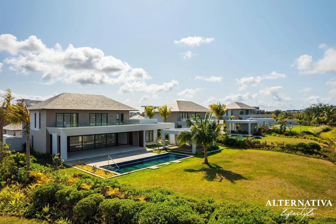 Villa in Grand Baie, Rivière du Rempart District, Mauritius 1 - 19136519