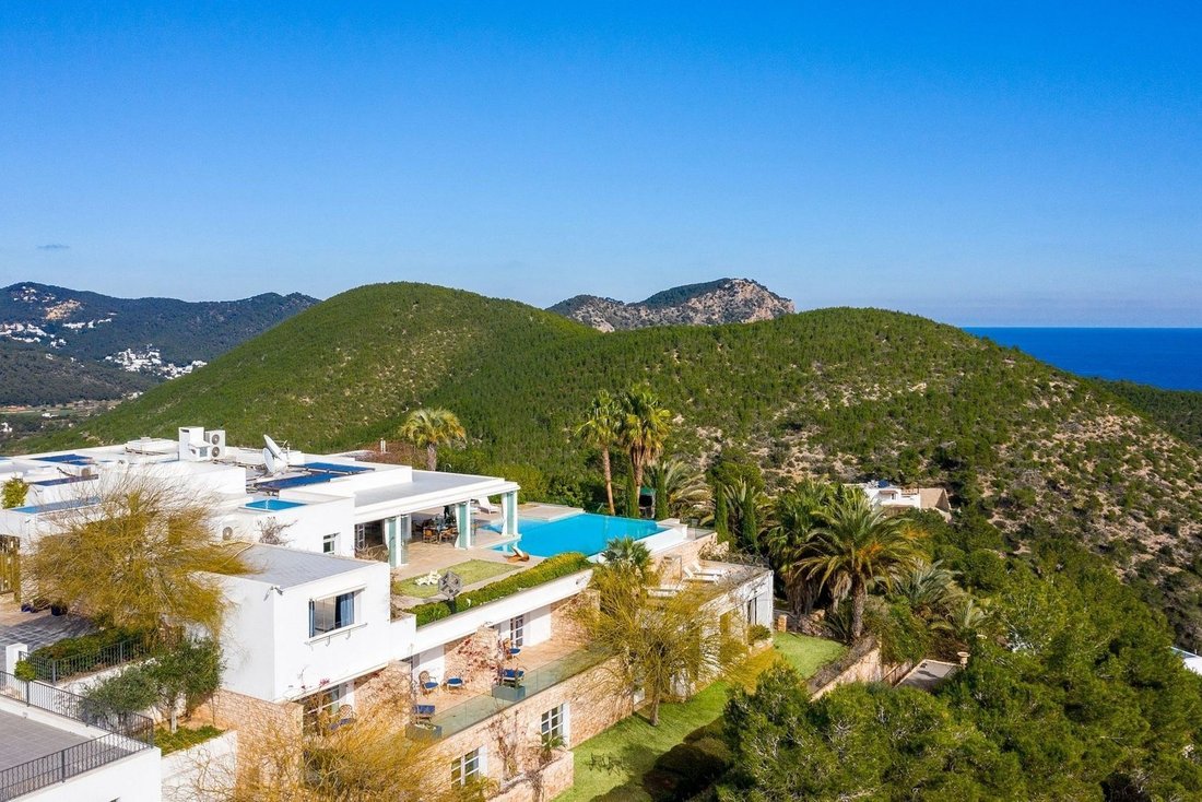 Villa in Roca Llisa, Santa Eularia des Riu, Balearic Islands 2 - 19136666