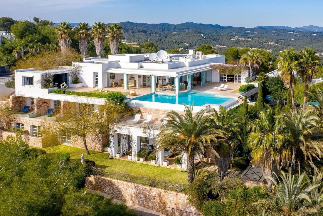Villa in Roca Llisa, Santa Eularia des Riu, Balearic Islands 1 - 19136666