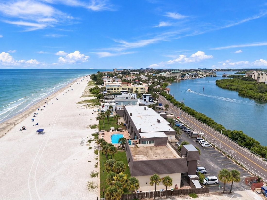 Condominio en Indian Shores, Florida, Estados Unidos 4 - 18824101