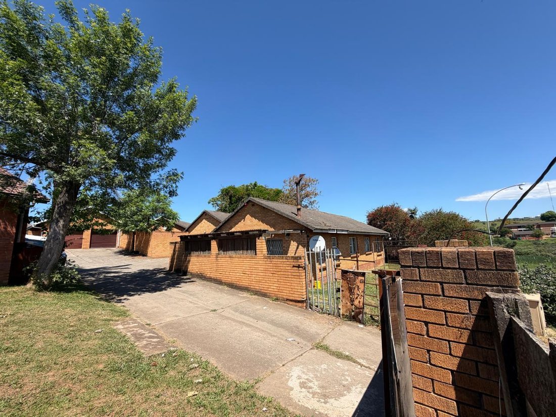 House in Mthatha, Eastern Cape, South Africa 4 - 19137099