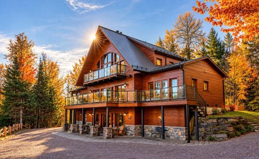 Haus in Notre-Dame-de-Pontmain, Québec, Kanada 1