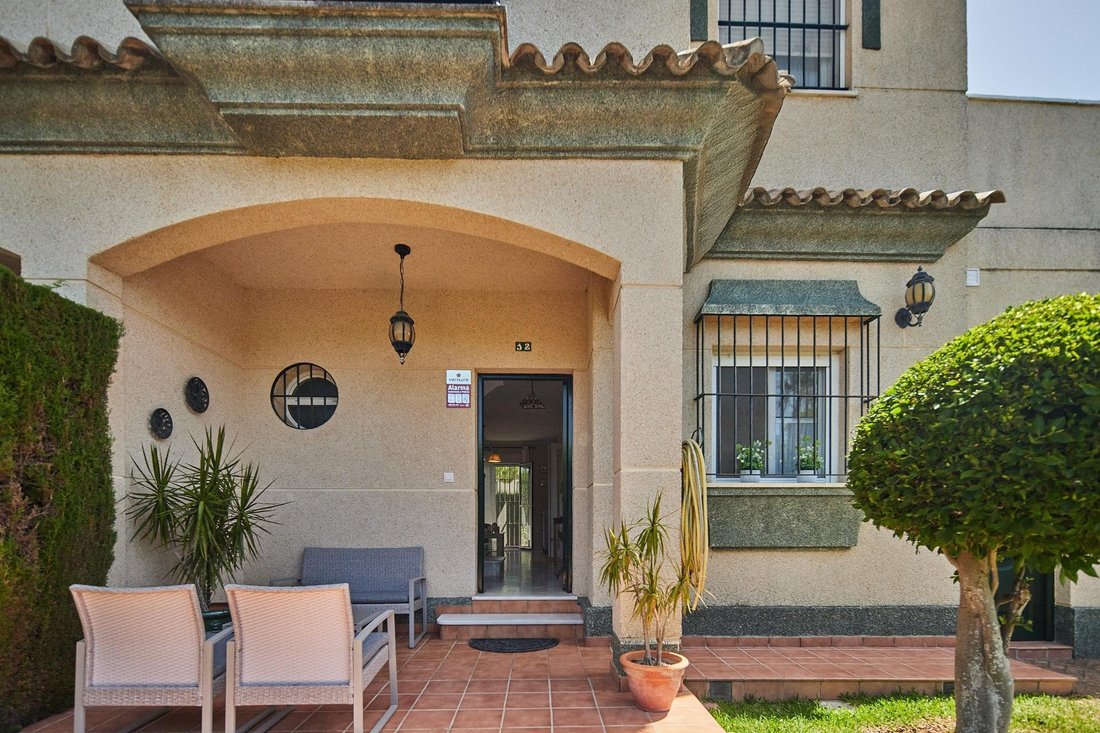 Townhouse en Chiclana de la Frontera, Andalucía, España 2 - 19137291