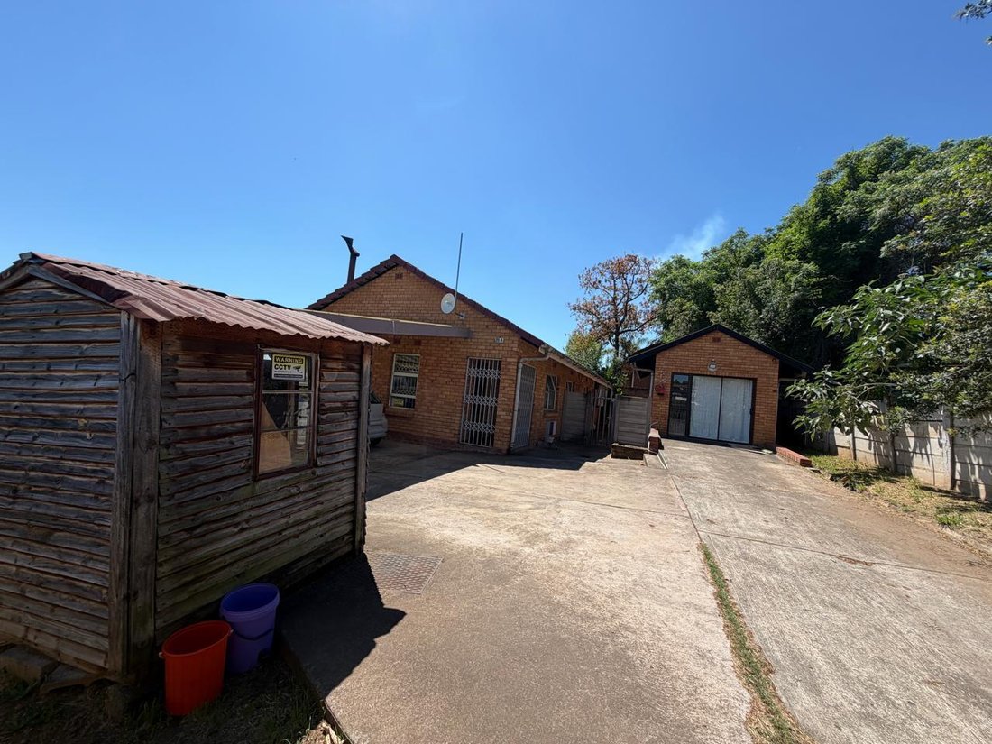 House in Mthatha, Eastern Cape, South Africa 5 - 19137099