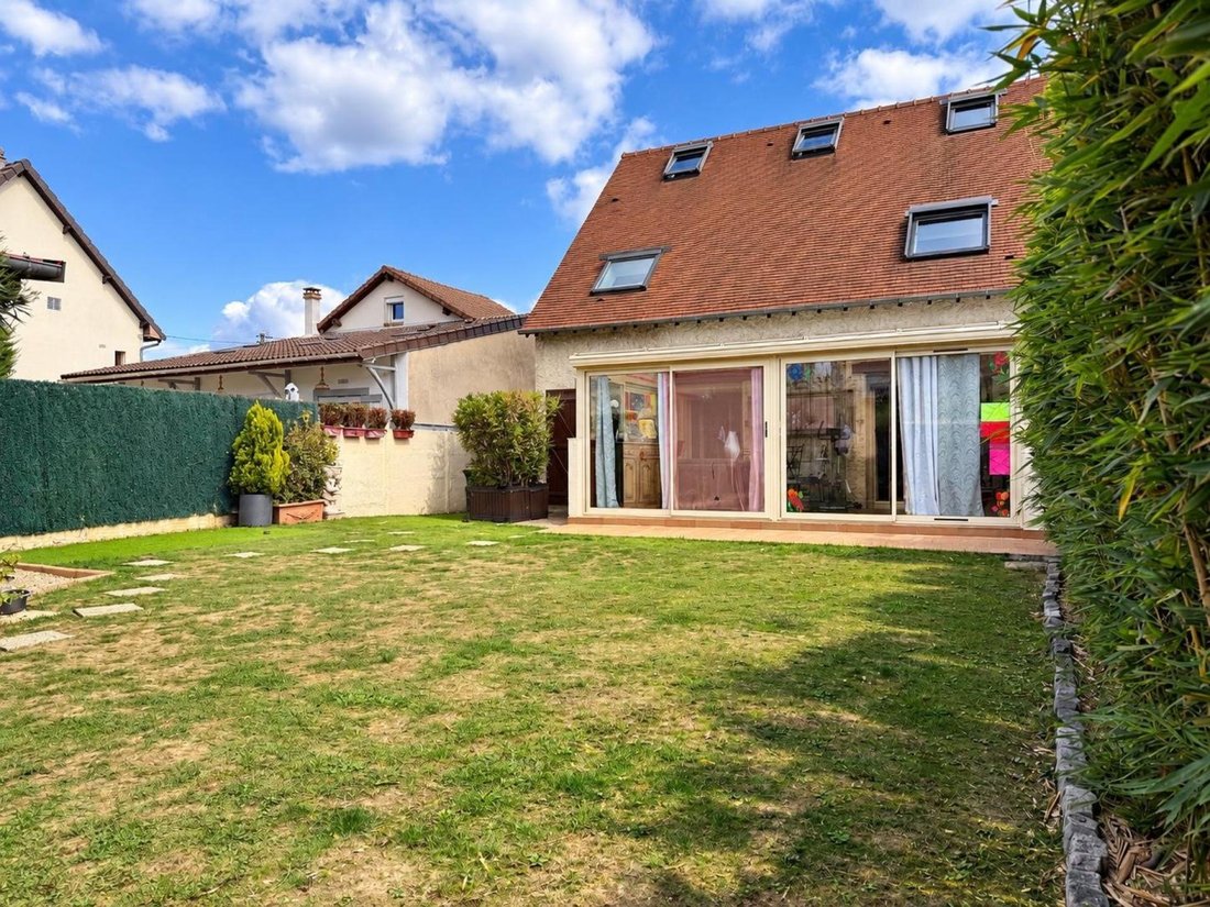 House in Jean Allemane-Aristide Briand, Savigny-sur-Orge, France 1 - 19137122