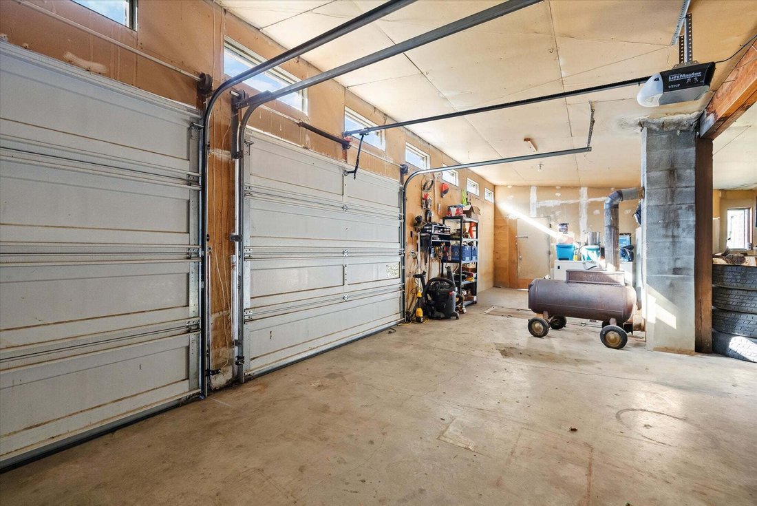 Columbia Falls, Montana, United States 4 - 19136726