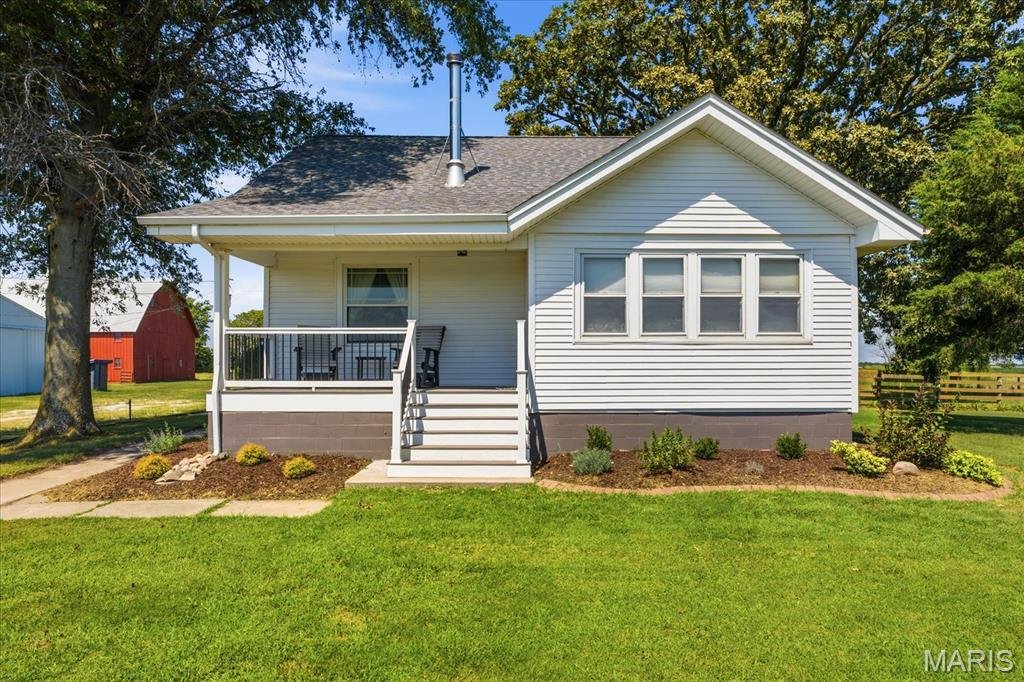 House in Alhambra, Illinois, United States 1 - 19136611