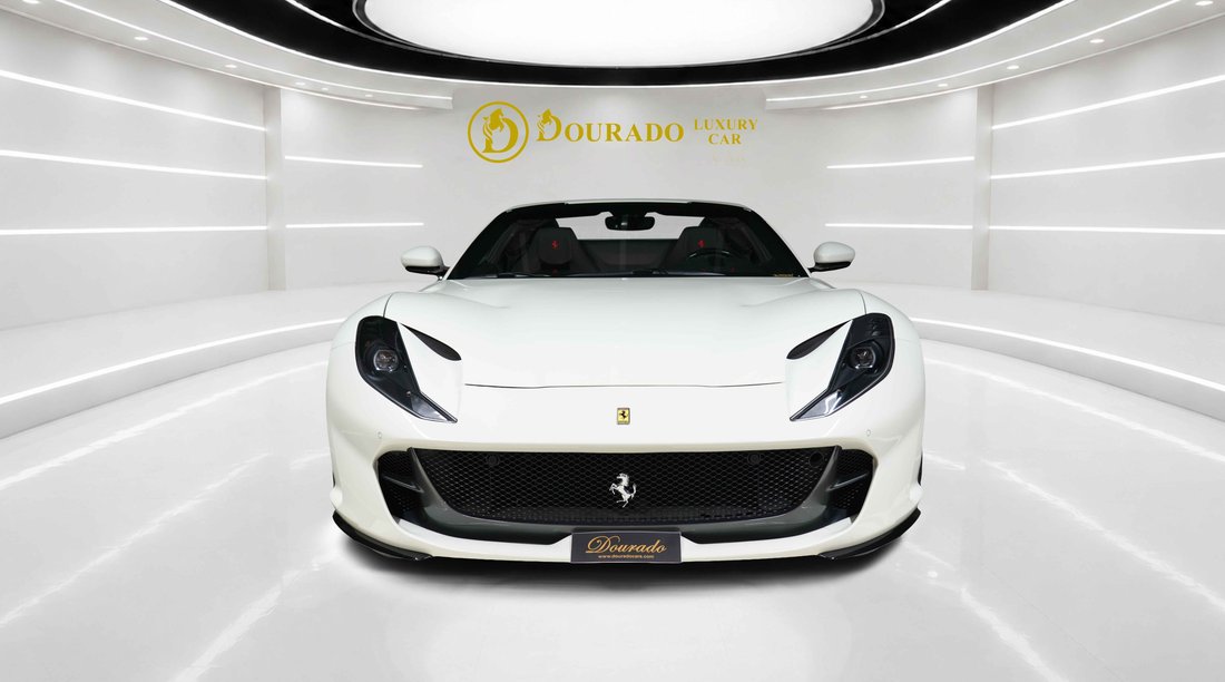 Cabriolet in Dubai, United Arab Emirates 2 - 19128254