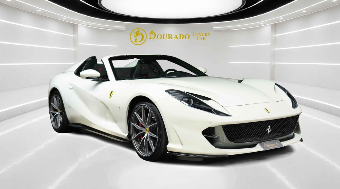 Cabriolet in Dubai, United Arab Emirates 1 - 19128254