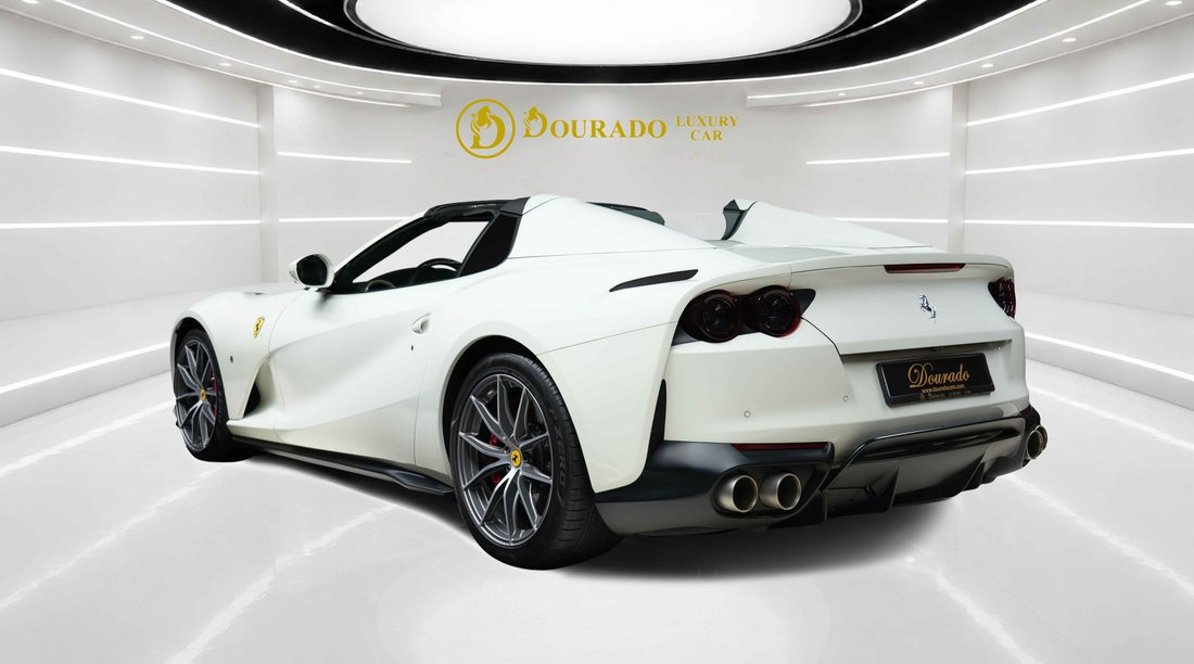 Cabriolet in Dubai, United Arab Emirates 4 - 19128254